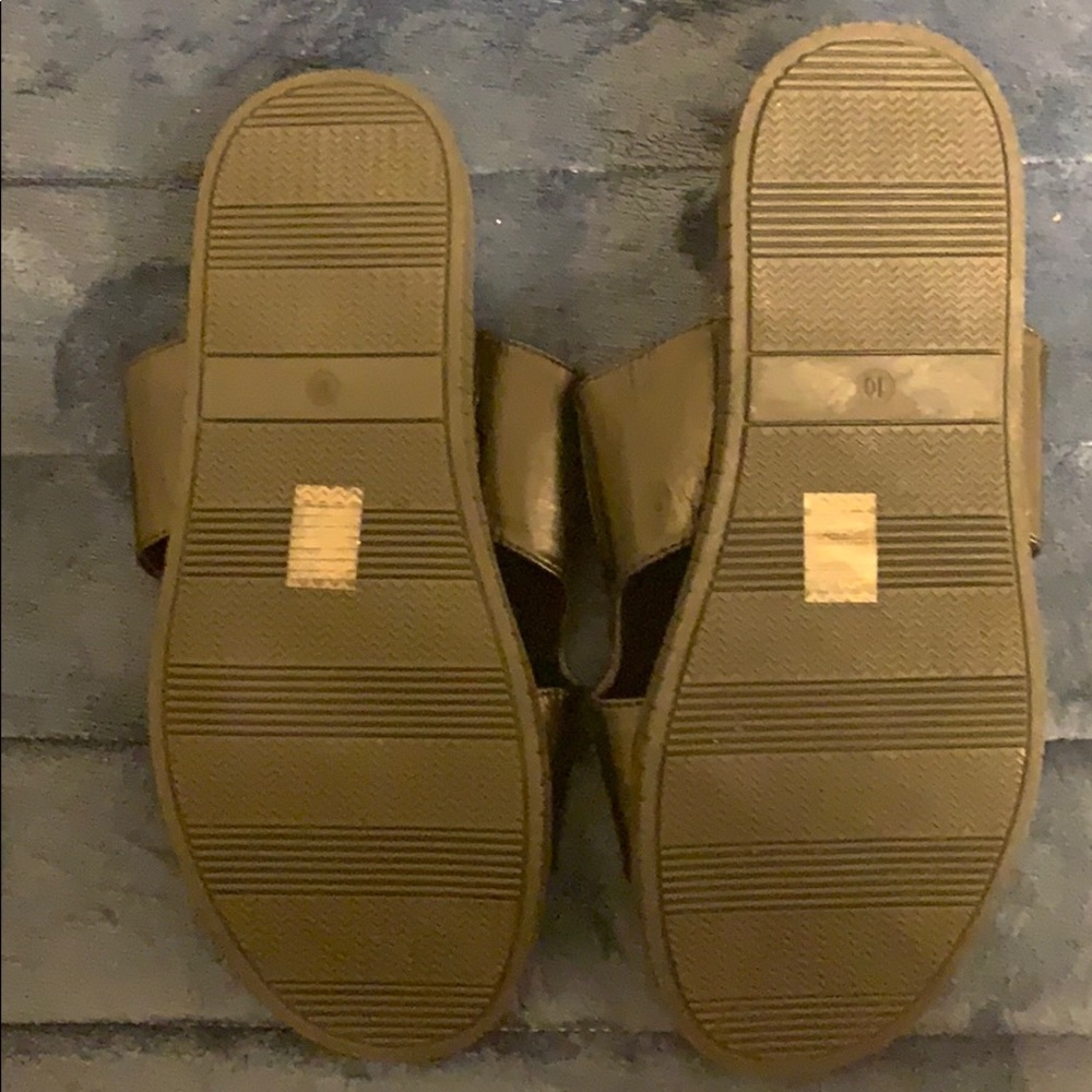 Samuel Joseph Black faux leather slides👣🕶🏖 - Picture 3 of 4